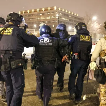 Američki agenti odveli dječaka (5) dok se vraćao iz &scaron;kole: Zajedno s ocem zavr&scaron;io je u pritvoru