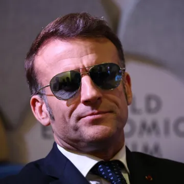 Macronove naočale digle obrve, ali i dionice talijanske tvrtke, pogledajte koliko ko&scaron;taju