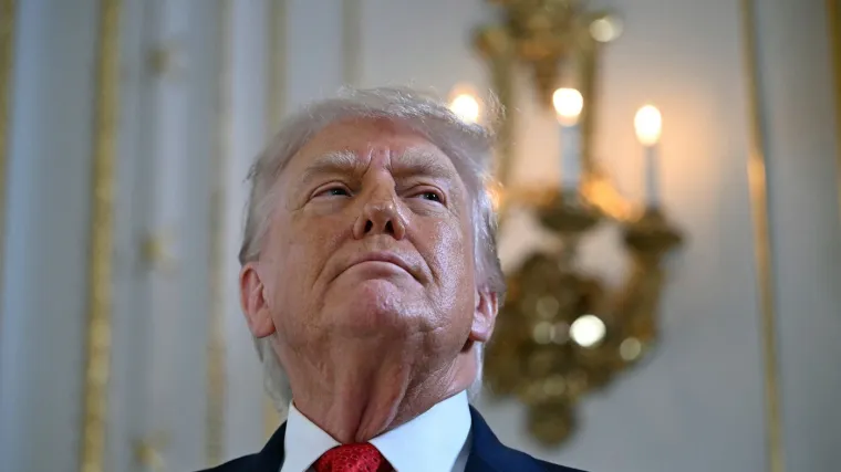 Trump ponovno zaprijetio Iranu: 'Američka masivna flota ide prema vama. Pomno vas pratimo'