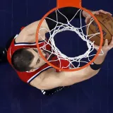 Zubac dominirao u LA derbiju: 18 ko&scaron;eva i 19 skokova za pobjedu Clippersa