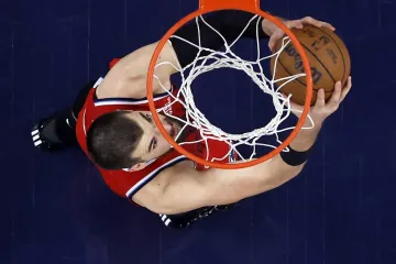 Zubac dominirao u LA derbiju: 18 ko&scaron;eva i 19 skokova za pobjedu Clippersa