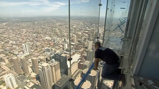 Korak u prazninu na visini od 412 metara: Na ovom staklenom rubu ukoče se i najhrabriji