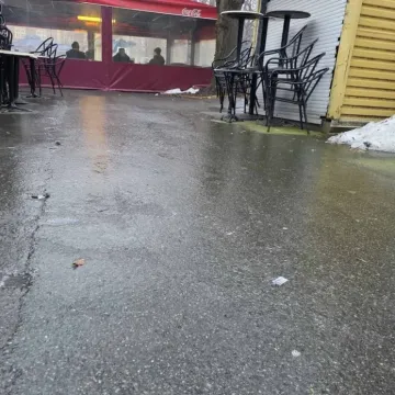 Osijek u ledenom kaosu, bolnica se puni pacijentima: 'Suprug je vozio 5 na sat i zabio se u stup'