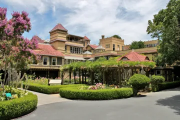 Čak 38 godina gradnje, prokletstvo i tisuće duhova: Ova kuća krije tajne koje lede krv u žilama