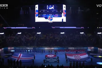 Pazite &scaron;to je Sigurdsson radio dok je svirala Lijepa Na&scaron;a prije utakmice Hrvatske i Islanda