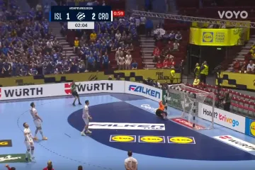 Klupa je pretrnula, a navijači hvatali za glavu: Slavić se žestoko sudario sa stativom