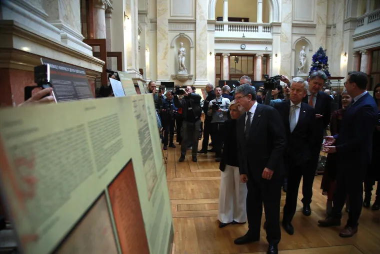 Picula uni&scaron;tio Vučićeve medije usred Beograda, pogledajte snimku: 'Informer zanijemio'