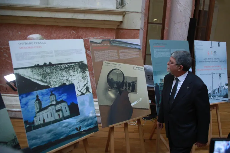 Picula uni&scaron;tio Vučićeve medije usred Beograda, pogledajte snimku: 'Informer zanijemio'