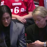 Kamera uhvatila slavnu zanosnu Srpkinju na tribinama Malmo Arene: Evo &scaron;to je radila