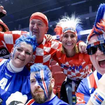 Fantastične scene na tribinama: Pogledajte &scaron;to rade islandski ratnici s na&scaron;im navijačima