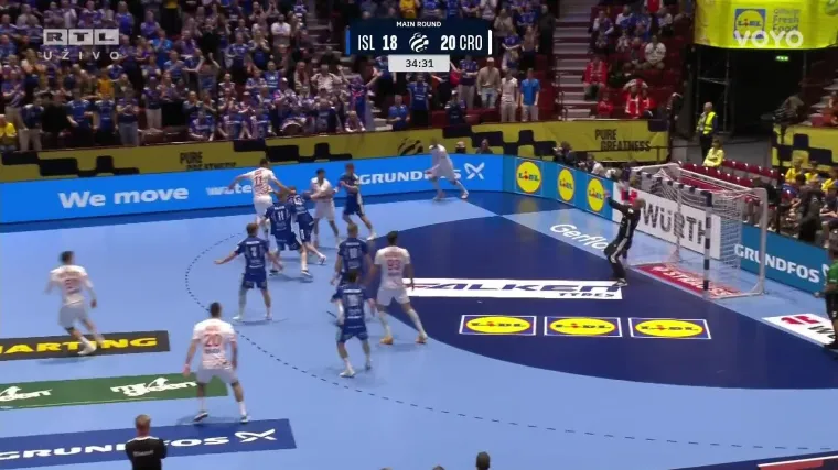 Islandski golman tražio kaznu za Srnu jer ga je pogodio loptom u glavu