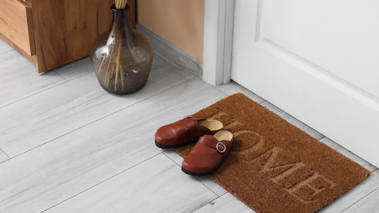 Jeziva pojava u Zagrebu, žena zvala policiju kad je ugledala otirač: 'Ovo nije slučajnost'