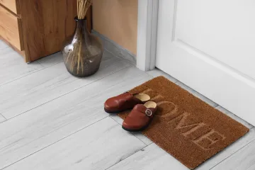 Jeziva pojava u Zagrebu, žena zvala policiju kad je ugledala otirač: 'Ovo nije slučajnost'