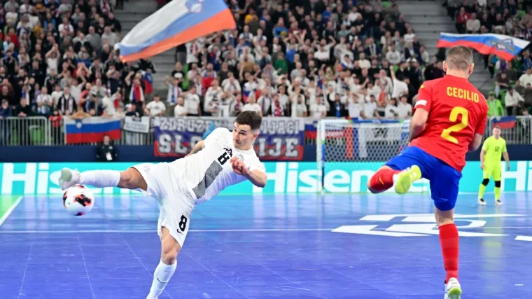 Domaćini te&scaron;ko poraženi na otvaranju europskog prvenstva