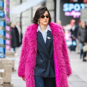 Odu&scaron;evila je prolaznike svojom rozom bundom! Pogledajte &scaron;arene kombinacije sa riječke &scaron;etnice