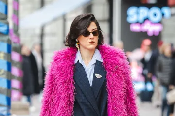 Odu&scaron;evila je prolaznike svojom rozom bundom! Pogledajte &scaron;arene kombinacije sa riječke &scaron;etnice