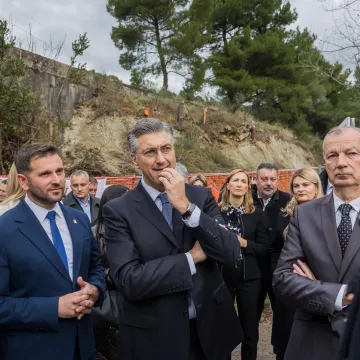 Plenković s ministrima stigao u Split: Potpisuje se niz važnih ugovora i slavi važna obljetnica