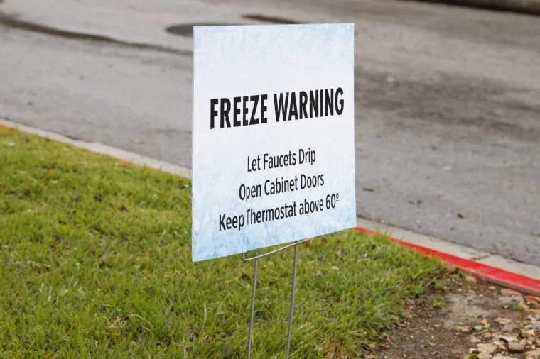 SAD na udaru 'majke svih oluja', ljudi prazne trgovine: 'Pokupovali smo sve Red Bullove'