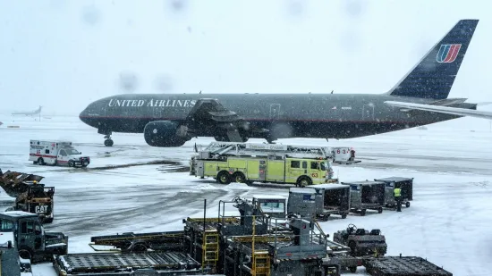 Pogodio ih je ledeni kaos: Milijuni bez struje, tisuće letova otkazane, a zemlja paralizirana