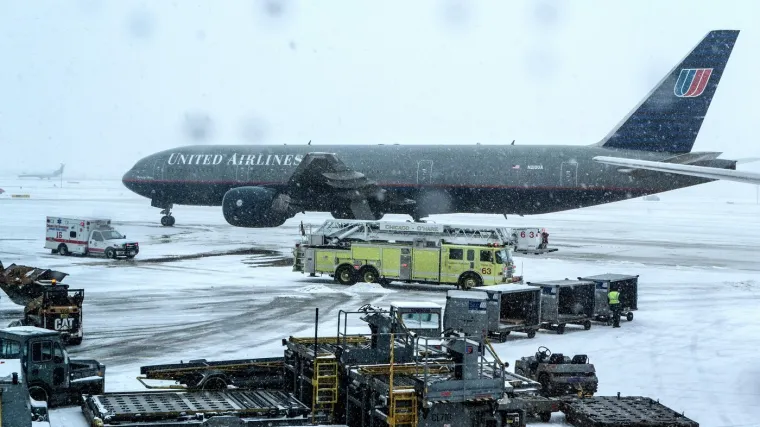 Pogodio ih je ledeni kaos: Milijuni bez struje, tisuće letova otkazane, a zemlja paralizirana