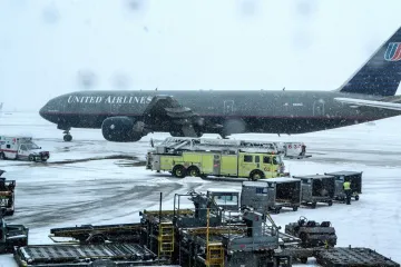 Pogodio ih je ledeni kaos: Milijuni bez struje, tisuće letova otkazane, a zemlja paralizirana