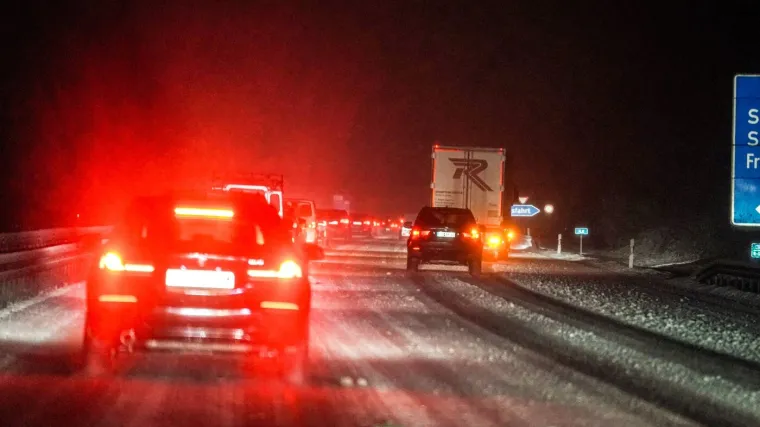 Smrtonosna zamka nasred autoceste: Vozač u zadnji trenutak spriječio katastrofu