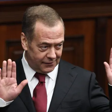 Medvedev podivljao: 'Narkosvinja izvrijeđala Europu. Trebalo je zavr&scaron;iti &scaron;amaranjem'