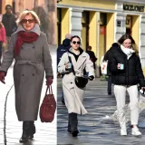 Djevojke pro&scaron;etale uz kavu, a jedna dama istaknula je crvene detalje