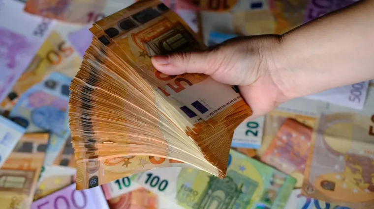 Nekad obećana zemlja za Hrvate postaje raj za kriminalce: Pazite primjer torbe pune novca