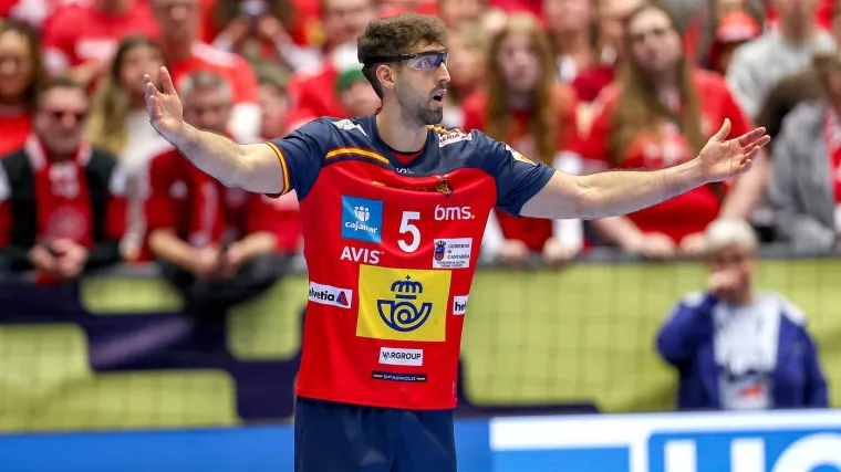 Znate li za&scaron;to &scaron;panjolski reprezentativac nosi naočale? Priča je jednako tužna i predivna