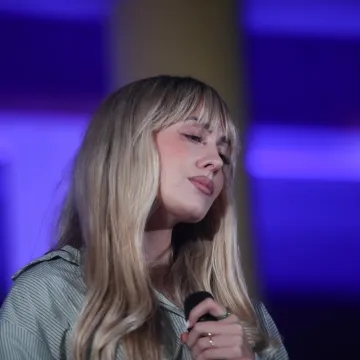 Albina Grčić vi&scaron;e nije plavu&scaron;a: Ima potpuno drugačiju frizuru, evo kako joj stoji