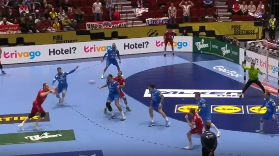 Uh, samo ne njega! &Scaron;vicarski div 'razvalio' ozlijeđenog Martinovića, suci pregledavali snimku