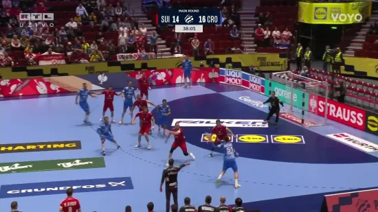 Trenutak koji je zabrinuo sve! Martinović zabio i ostao ležati