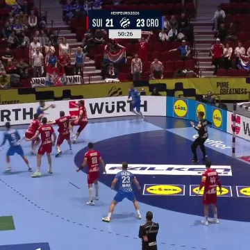 Srna zabio super važan gol, a pažnju je ukrala misteriozna navijačica