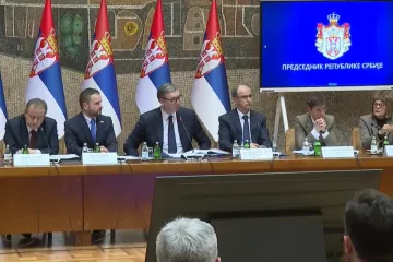 Vučić napravio show na sjednici Vlade: 'Sram vas bilo! A hoćete vozača, sekretaricu, sve...'