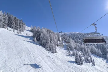U sudaru na stazi poznatog skijališta poginuo muškarac (49), tinejdžer pobjegao