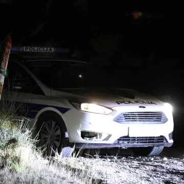 Bježao u Audiju i poku&scaron;ao pregaziti policajca: Objavljeni detalji noćne drame u Sesvetama