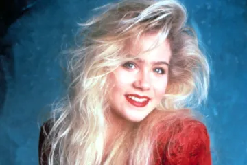 Sjećate li se vrckaste Kelly Bundy? Tragedija joj je promijenila život, a ovako danas izgleda