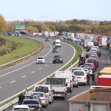 Stotine kamiona blokiralo promet na granici s Hrvatskom: Ostaju tamo 'do daljnjeg'