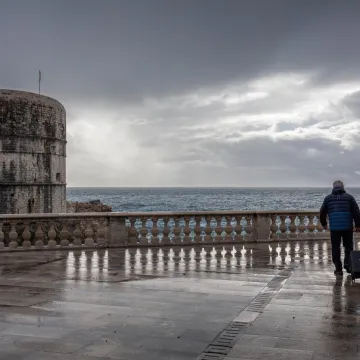 Meteorologinja najavila jaču promjenu vremena: Pljuskovi, jak vjetar, a ponegdje moguć i snijeg
