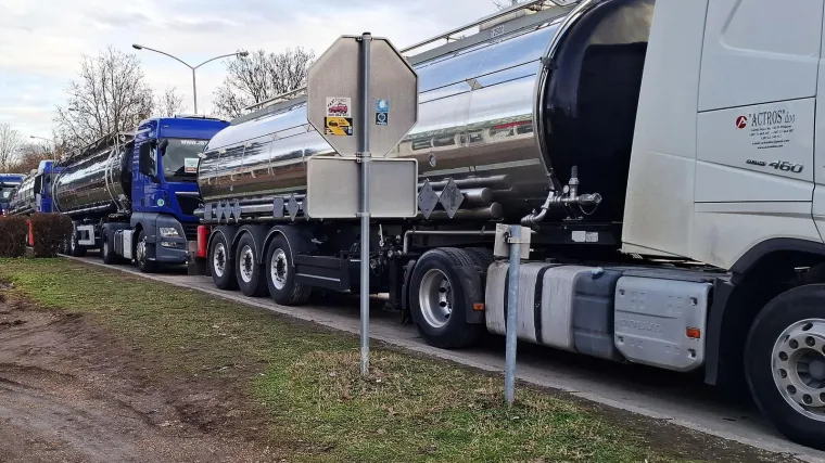 Granice potpuno blokirane, evo &scaron;to traže vozači kamioni!