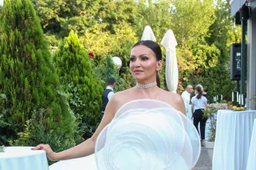 Nina Badrić raspametila pratitelje novim fotografijama s egzotičnog otočja: 'Ljepota od žene'