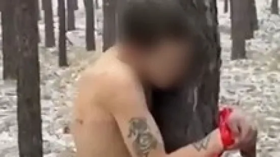 Pogledajte kako Putinovi zapovjednici muče dezertere! Goli vezani na -20: 'Jedi, idiote...'