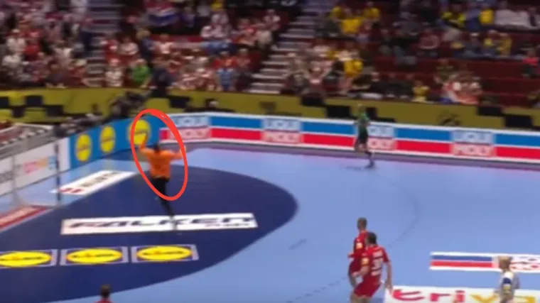 Ma bravo, Manda! Ovo je obrana s klupe letećeg Mateja