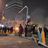 Snajperisti na krovu, plač i vrisak, le&scaron;evi posvuda... Snimke iz Irana lede krv u žilama