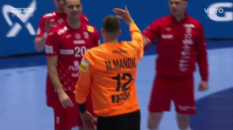 Matej je dobio nagradu za igrača utakmice, a onda potezom prema rođaku odu&scaron;evio sve