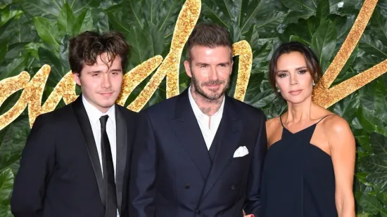 Victoria i David Beckham pozirali za fotografe, novinar glasno pitao za Brooklyna