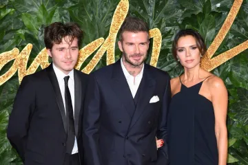 Victoria i David Beckham pozirali za fotografe, novinar glasno pitao za Brooklyna