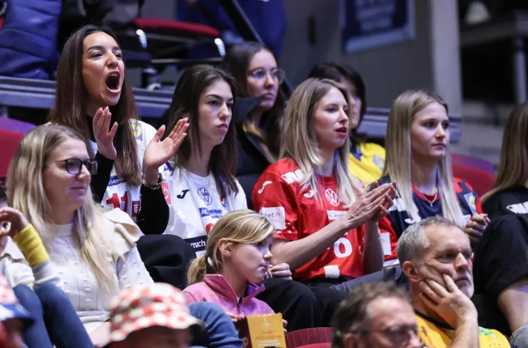 Antonela Srna emotivno pratila veliku pobjedu Hrvatske i ozljedu brata Zvonimira: Evo tko je ona