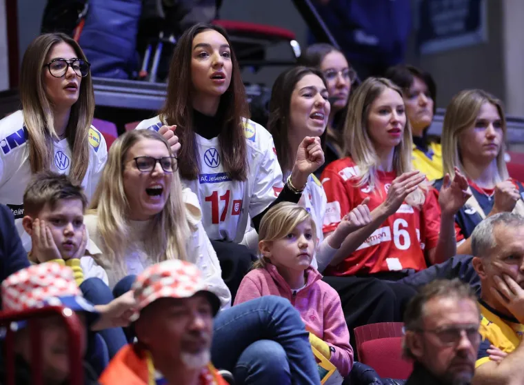 Antonela Srna emotivno pratila veliku pobjedu Hrvatske i ozljedu brata Zvonimira: Evo tko je ona